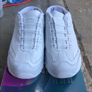 Skechers D~Lites Slip on Airy Sneakers